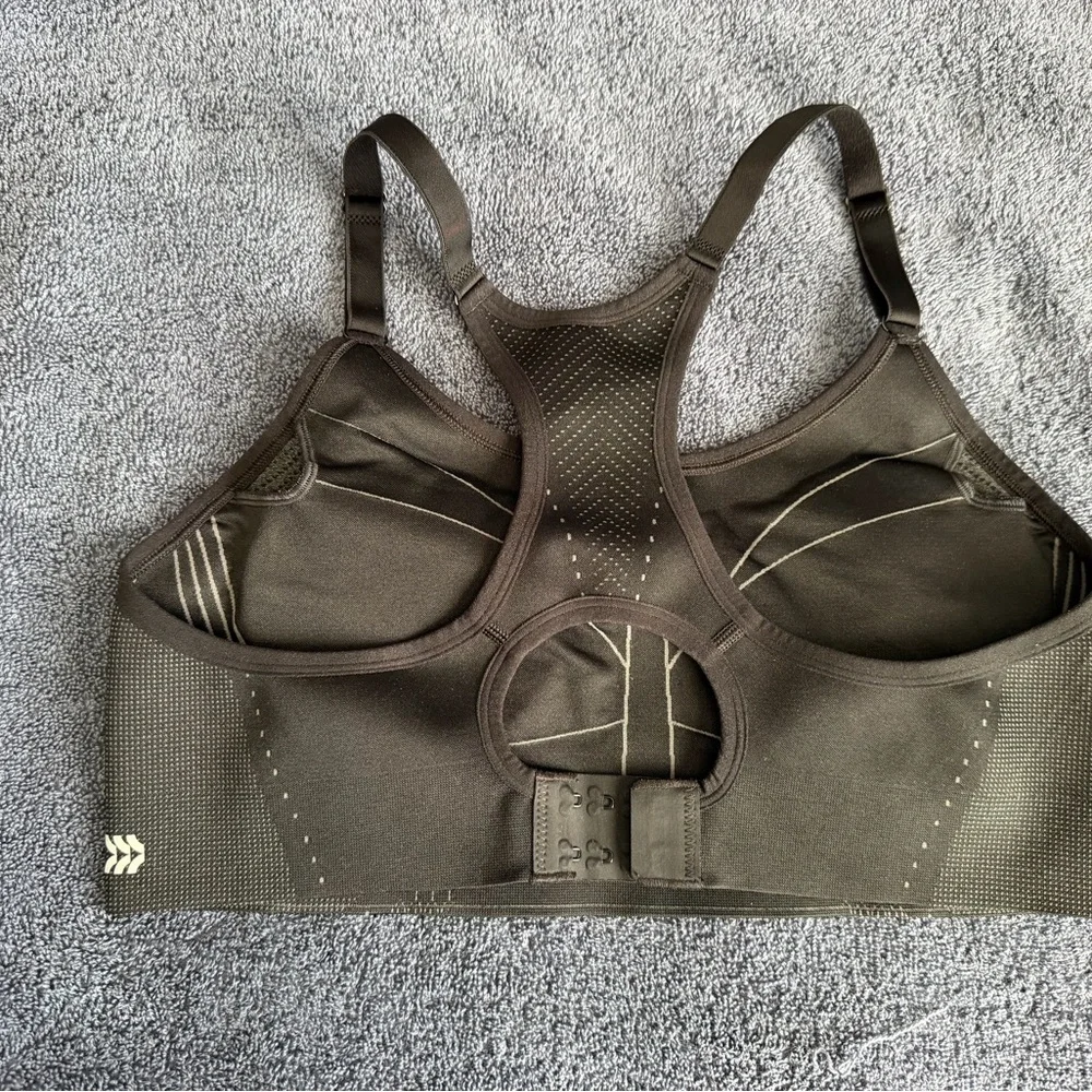 All In‎ Motion Black Sports Bra Size Large